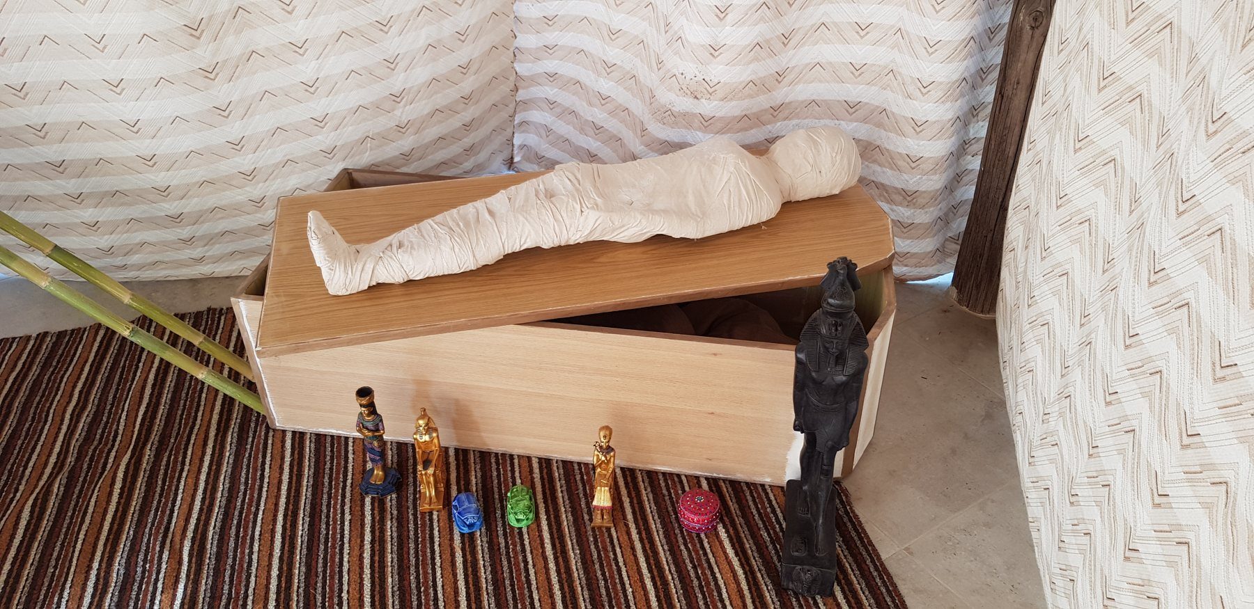 Escenografía de Egipto en la Granja Escuela El Rodeo