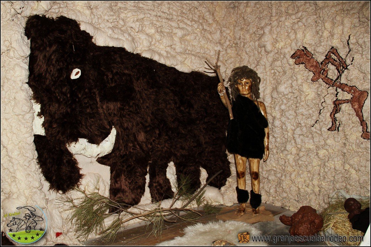 Escenografía de La Prehistoria en la Granja Escuela El Rodeo
